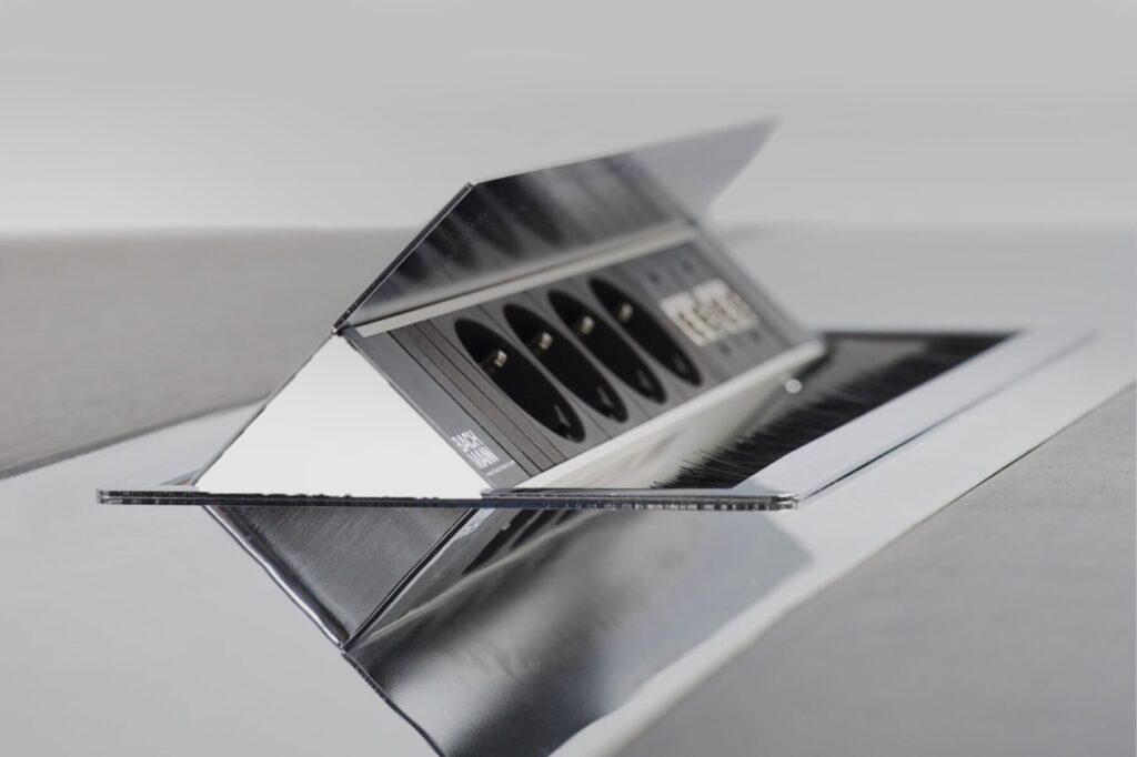 integreeritud pistikupesa