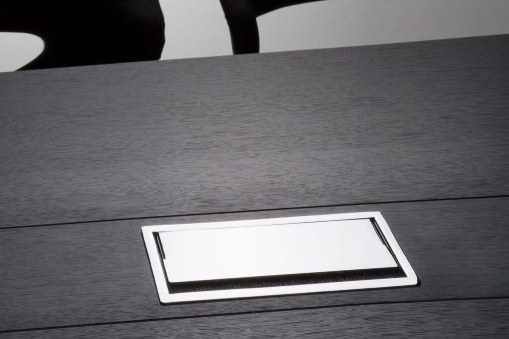 integreeritud pistikupesa