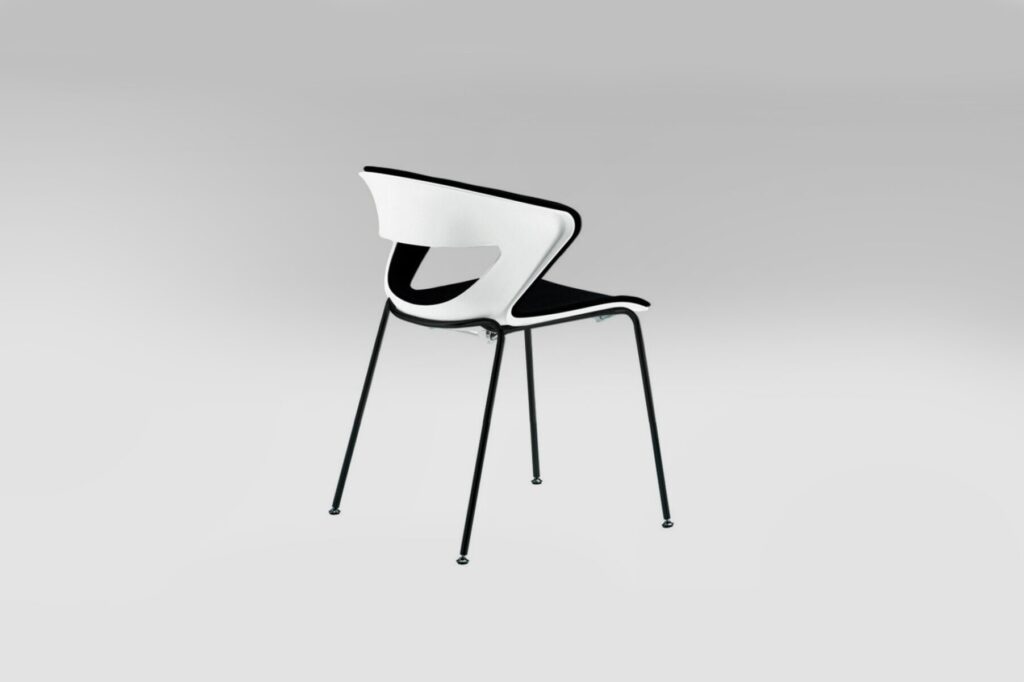 Klienditool kicca täis polstriga