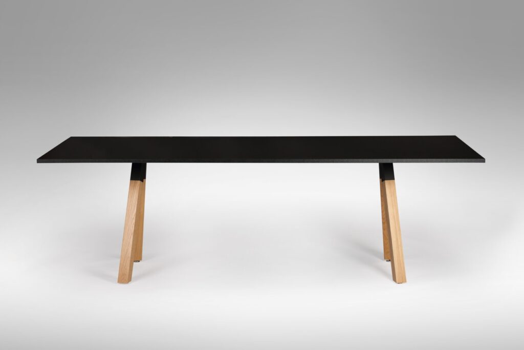 koosolekulaud koko pilt küljelt 3