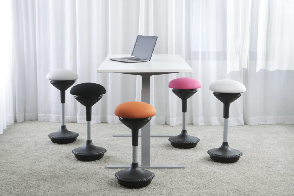 pukk-tool balance eri värvid