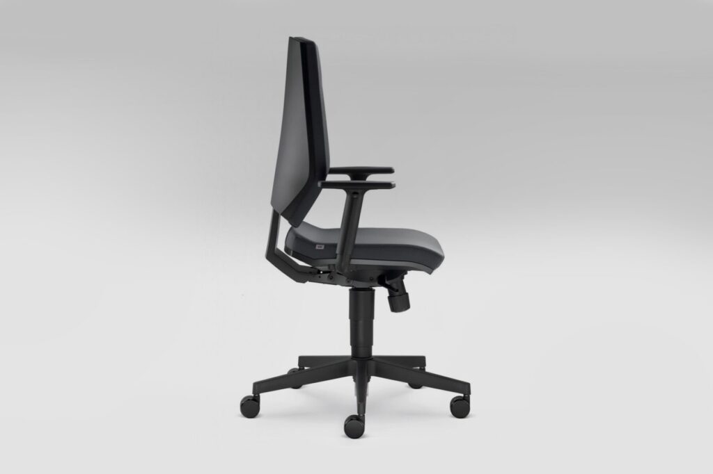 Kontoritool seat c peatoeta küljelt