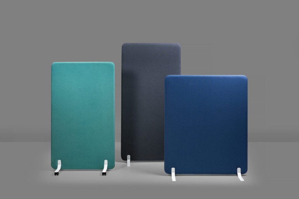 SOFT akustilised põrandasirmid on lihtsad, kuid praktilised ja heli summutavate omadustega. SOFT sirmid ja paneelid vähendavad avatud büroodes mürareostust, toimivad ruumijagajatena ning on ühtaegu ka sisekujunduselemendid. Väga lai valik erinevaid mõõtusid, saadaval nii jalgadel kui ka ratastel põrandasirmid.