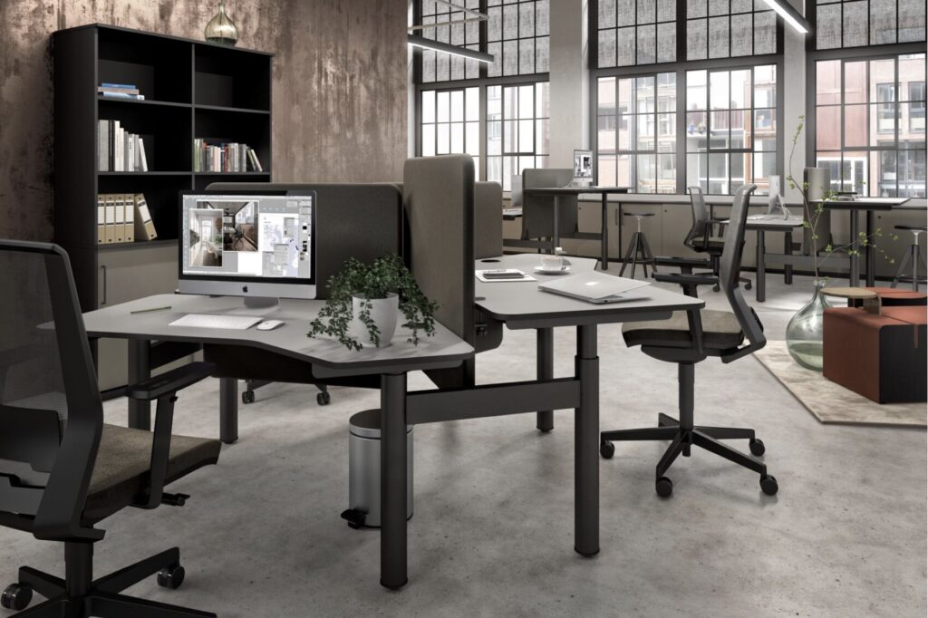 kolmekohaline reguleeritav laud