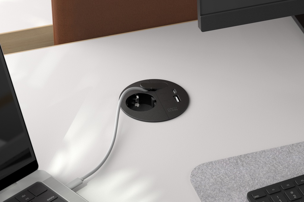 pistikupesa loop in charger juhtmega